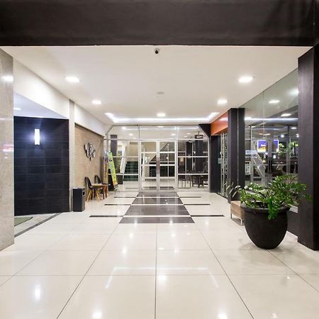 Capital O 769 City Hotel Баликпапан Экстерьер фото
